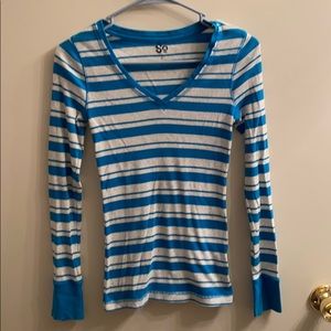 SO Brand long sleeve v-neck T-shirt